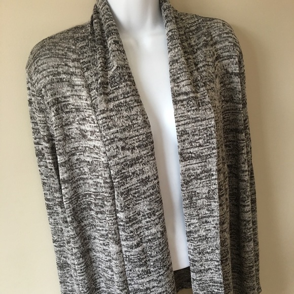 ⚡️Sale ⚡️NWOT. Dark Gray & White Cardigan - Picture 4 of 6